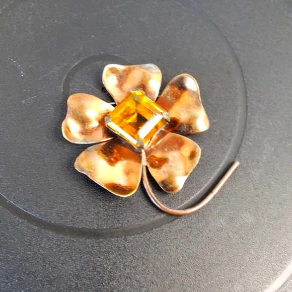 Antique handmade copper brooch with glass center - Picture 2 of 8